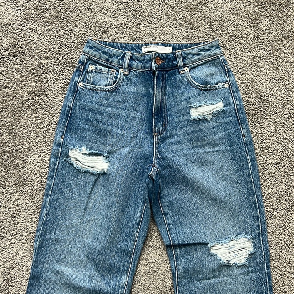 Garage 90s Straight Jeans, size 24 (0). Ripped style blue jeans. Great condition